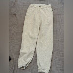 Aritzia TNA cozy fleece boyfriend basic sweatpants